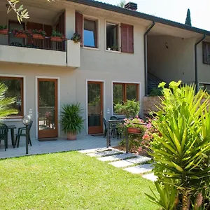 Casa Facchinetti Yellow Apartment Malcesine